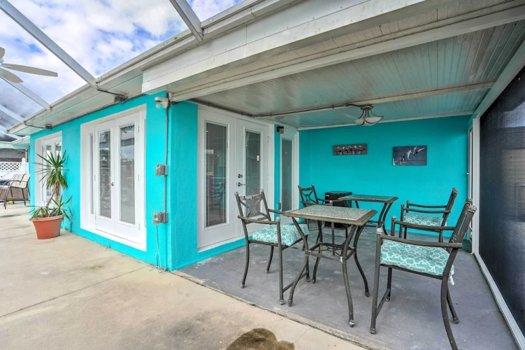 Waterfront Matlacha Home w/ Hot Tub & Grill!