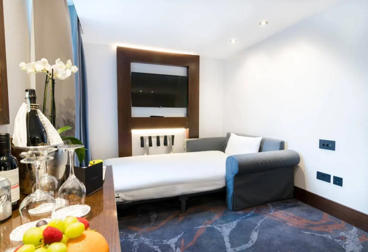 The Chilworth London Paddington [Ex-Shaftesbury Premier] photo 13