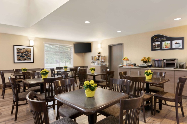 Days Inn by Wyndham Ottawa Airport photo 13