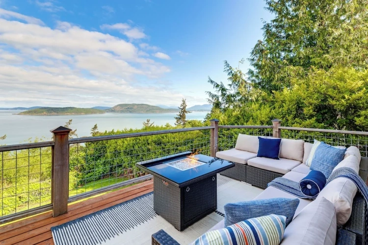 3 Bedrooms Cottage with balcony