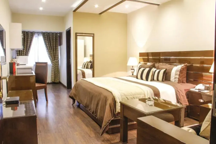 Royaute Luxury