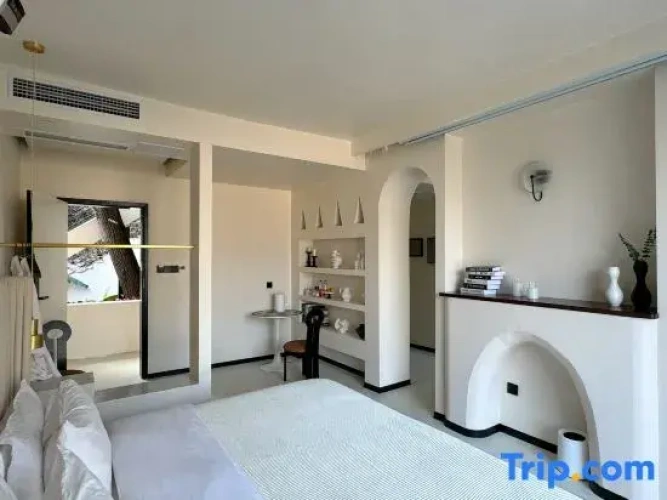 1 Bedroom Comfort Suite with river view