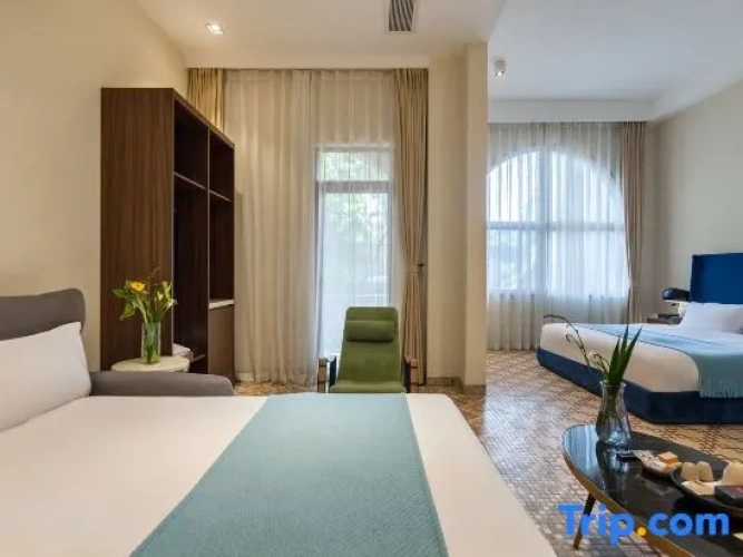 Suite with balcony