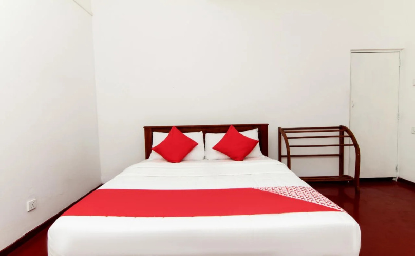 Hotel Bluemoon By OYO Rooms