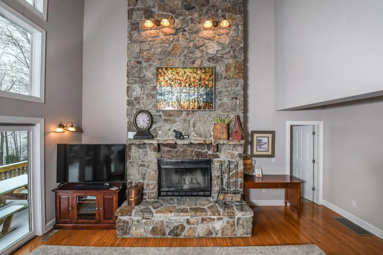 Stone Crest 6 Bedroom House