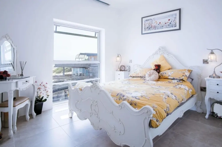 2 Bedrooms Apartment with balcony