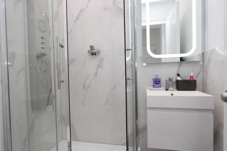2 Kings Road Executive Studio Apartment