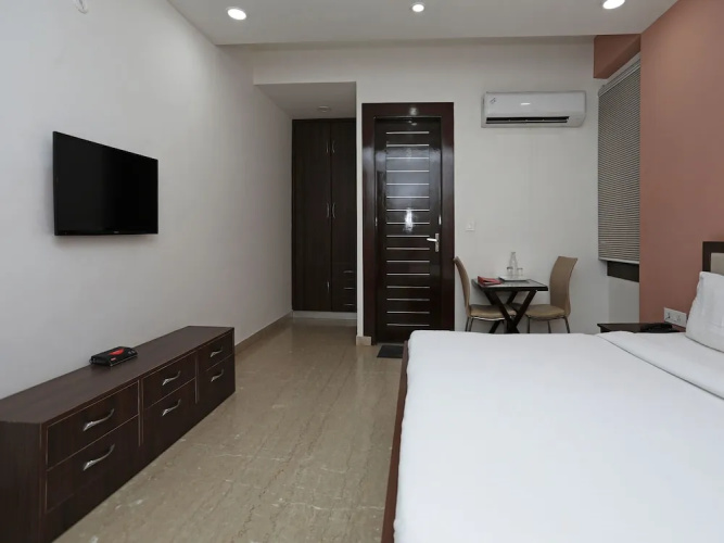 OYO Flagship 184 Spice Mall
