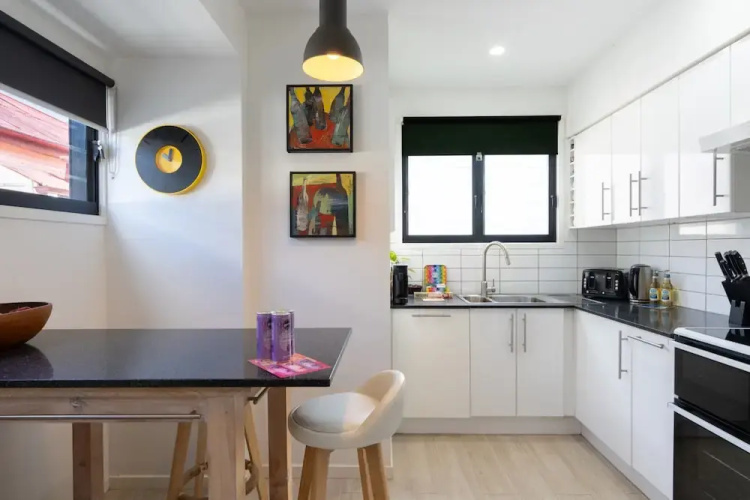 Sophisticated 2-bed Home With Alfresco Dining