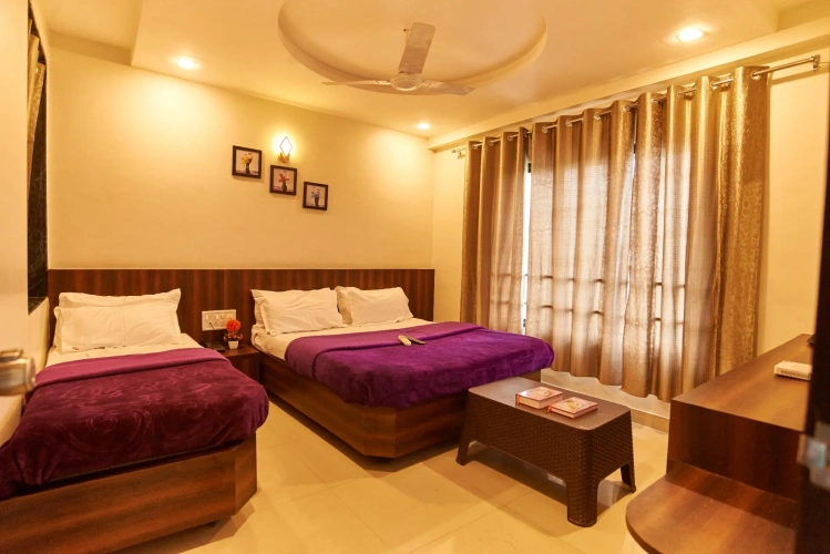 Standard Triple room