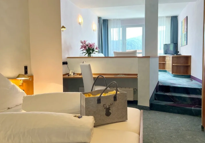 Deluxe Double room with view