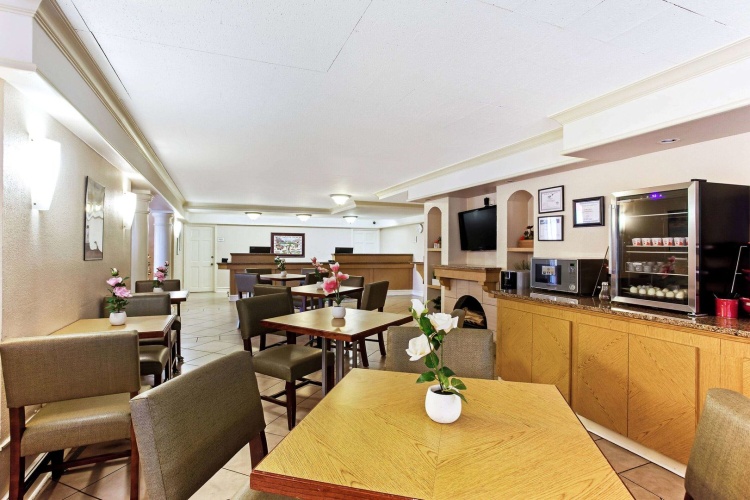 La Quinta Inn by Wyndham College Station photo 26