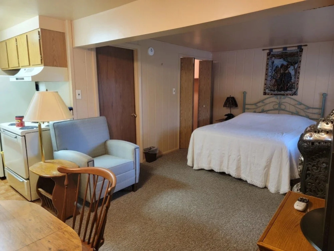 Wagon Wheel Hotel