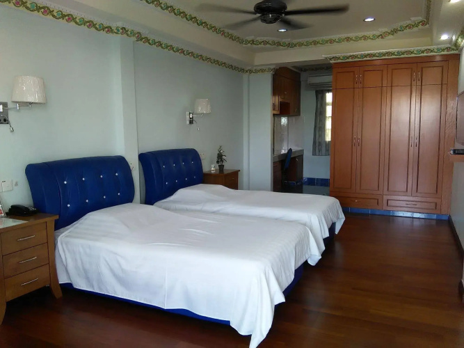 Ben & Roz Inn