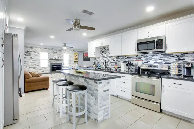Ultimate Phoenix Group Getaway: Patio + Pool!