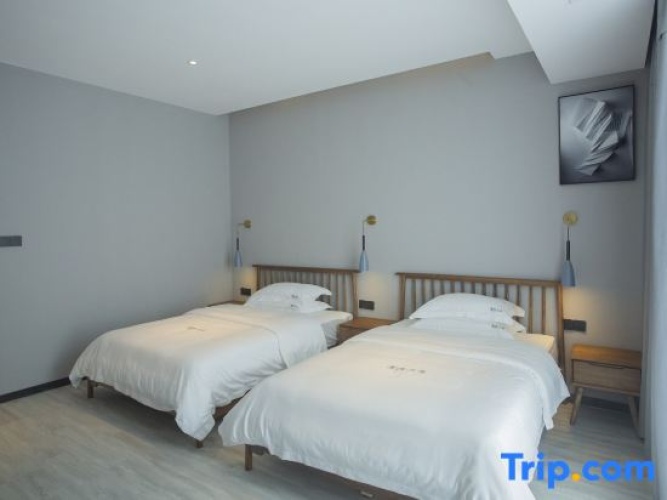 5 Bedrooms Suite