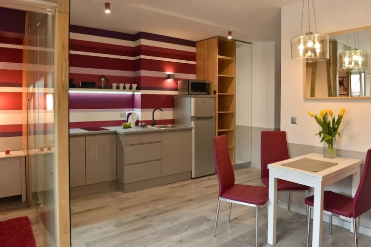 1 Bedroom Apartment
