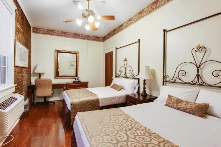 Standard Quadruple room