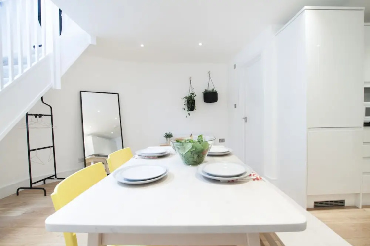 Greyhound Residences by Allô Housing