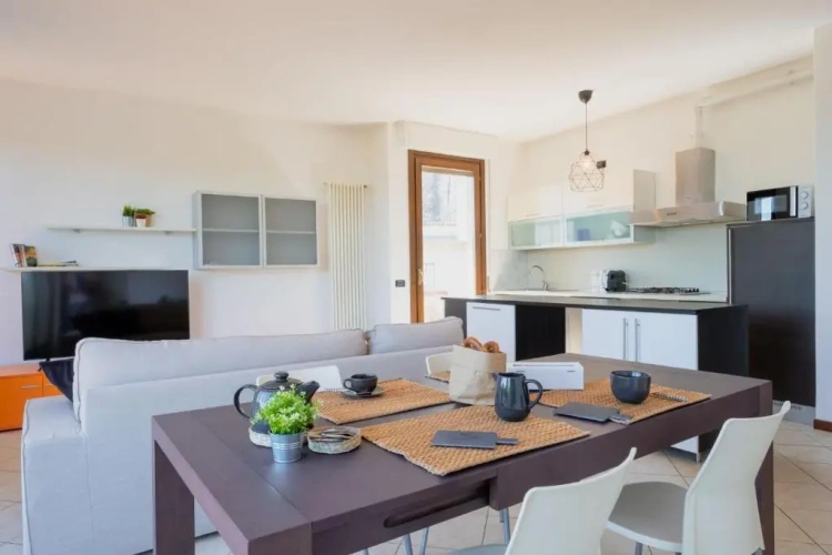 2 Bedrooms Apartment