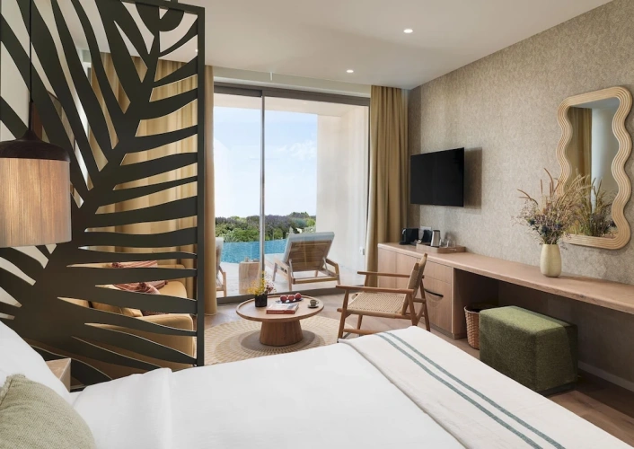 Junior Suite with balcony and with garden view