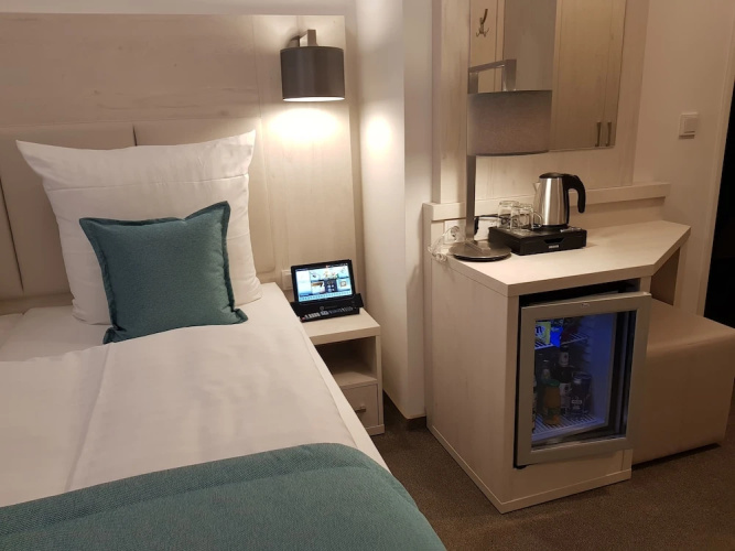 Apricot Hotel