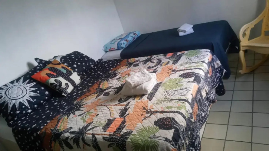 SUITE com BANHEIRO PRIVATIVO e QUARTO DUPLO