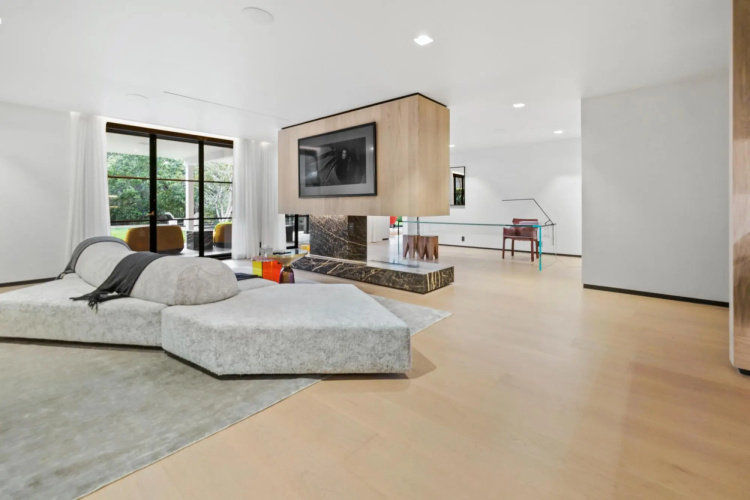 Angelo Modern