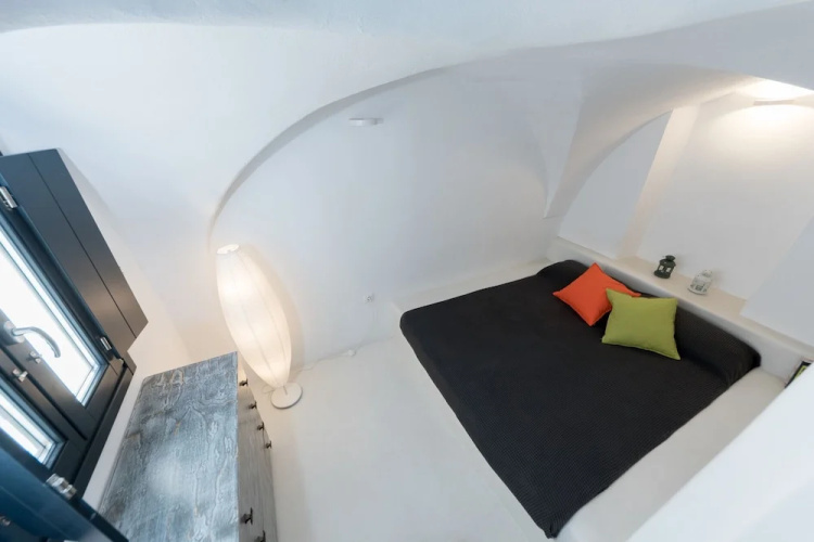 The Luna Suite with Hot Tub
