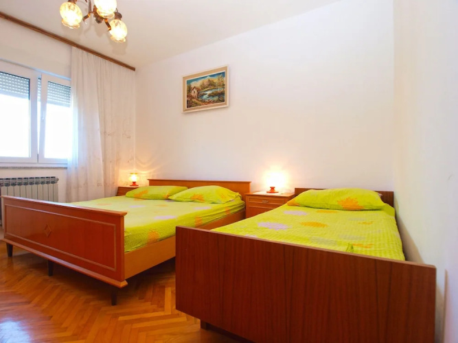 Apartment 1051