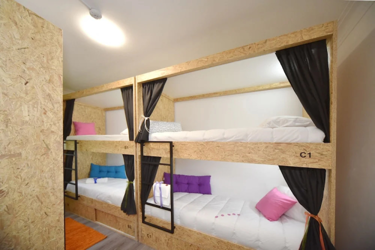 Tuk Tuk Hostel