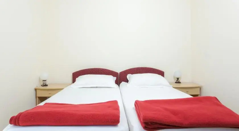 Apartments Pralas