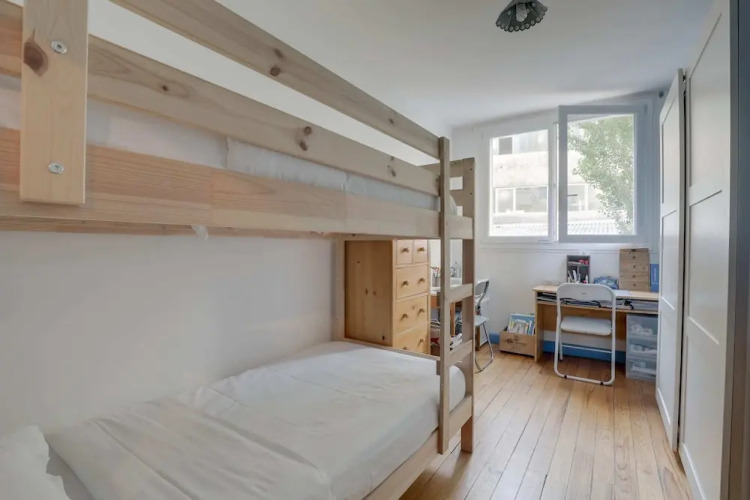 2 bedroom family apartment for 4 people by GuestReady - Image 7