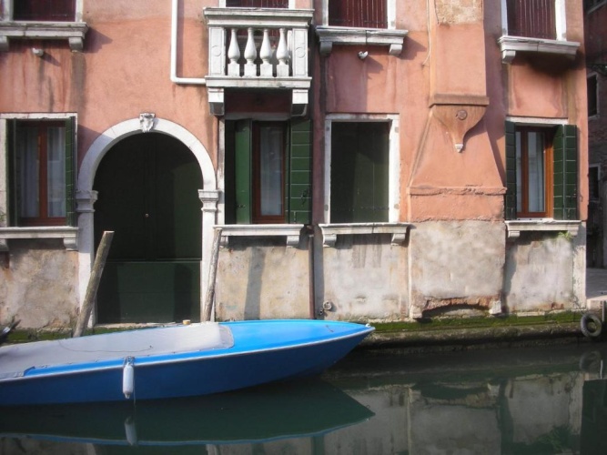 1 Bedroom Apartment with canal view