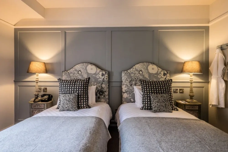 Classic Twin room