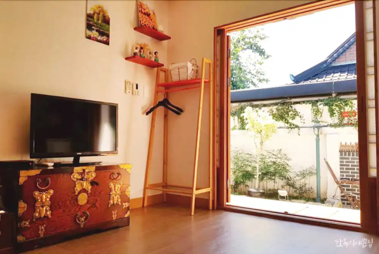Pretty Hanok House