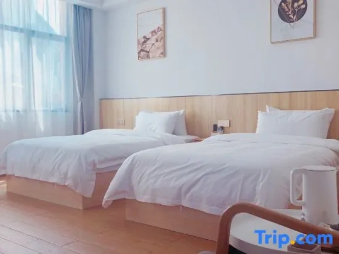 Standard Double room with partial sea view