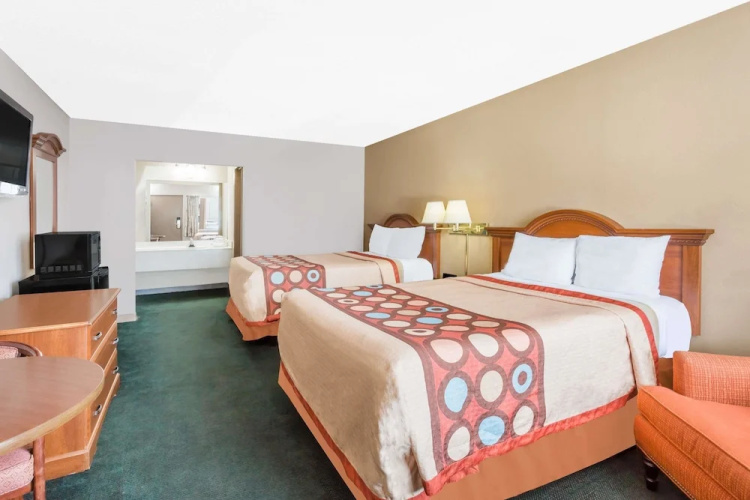 Super 8 Greensboro