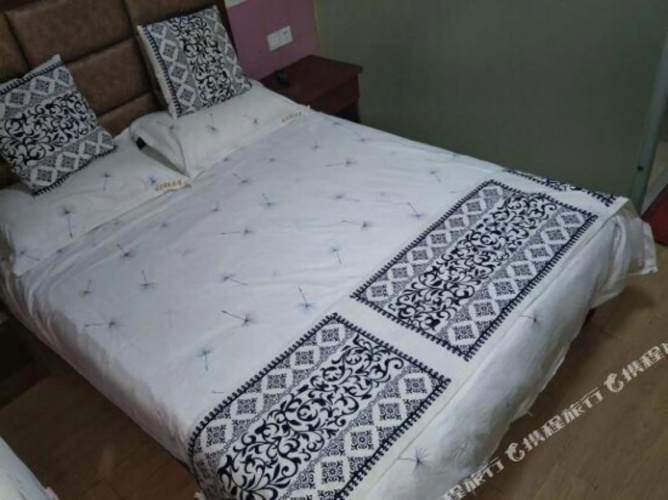 Yuebin Chain Hotel (Songjiang University Town)
