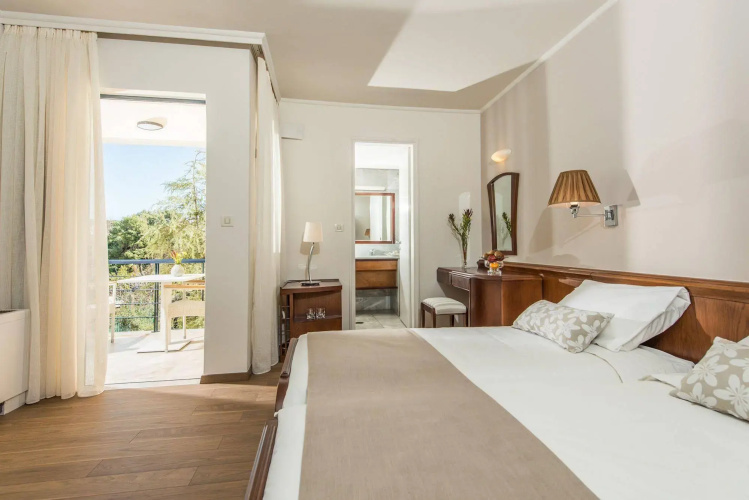 Avra City Boutique Hotel