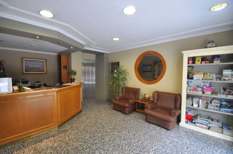 YOMO Petit Paris Hotel