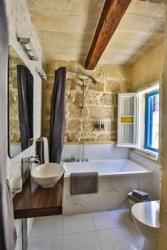 2 Bedrooms Cottage