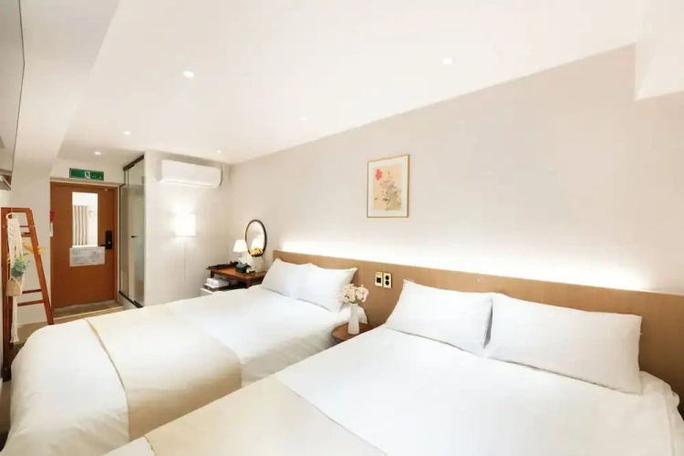 Standard Twin Family room