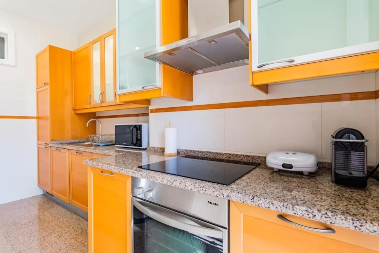 3 Bedrooms Apartment