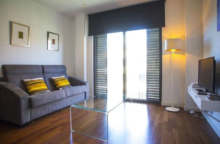 Còrcega Apartments