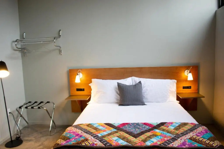 Travelers Hotel