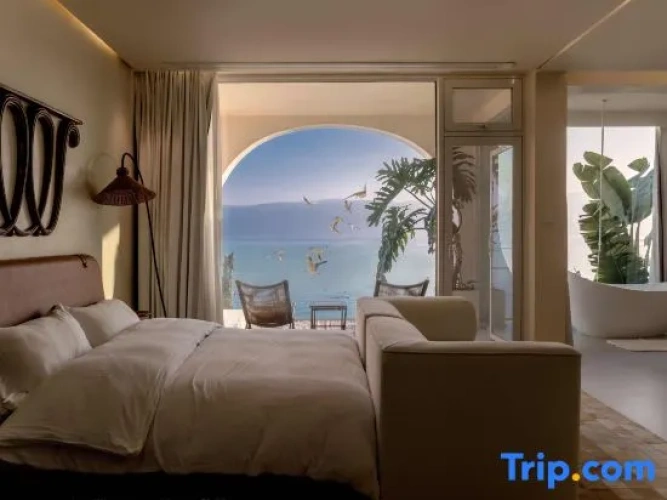 Family Suite with balcony and with sea view