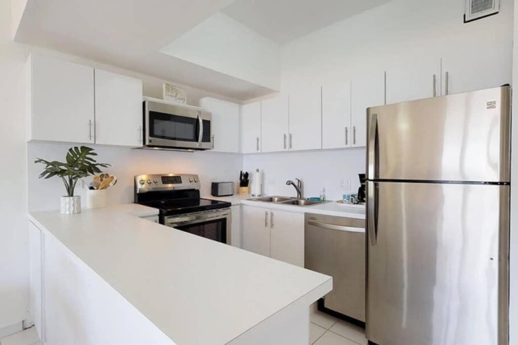 3 Bedrooms Apartment