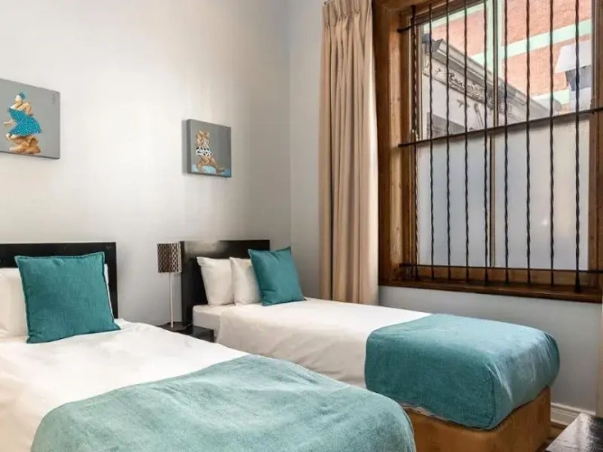 2 Bedrooms Apartment