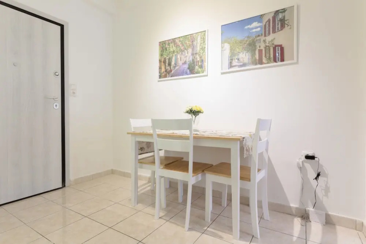 Cozy Flat in hip Koukaki